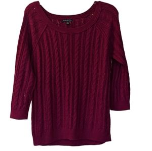 American Eagle women's sweater size medium fuschia dark pink cable knit crew